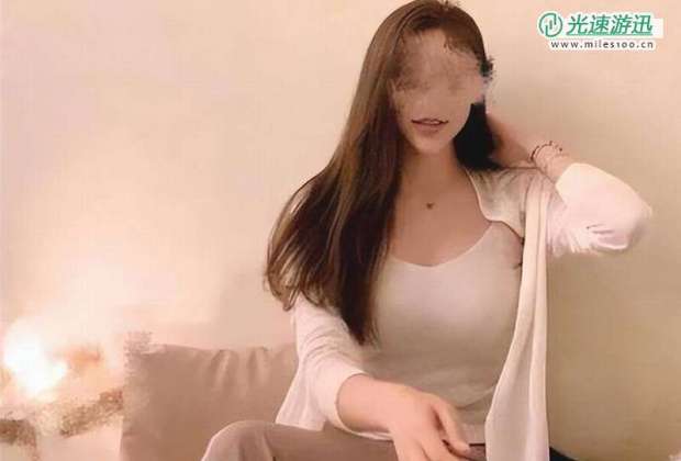 18岁美女主播奔现榜一大哥 同居后被骗两万多元