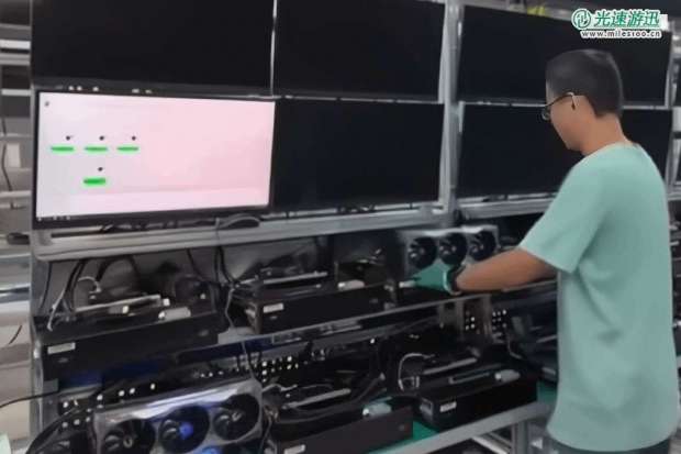 RTX5090实物图曝光：体积庞大 功耗600W的性能怪兽